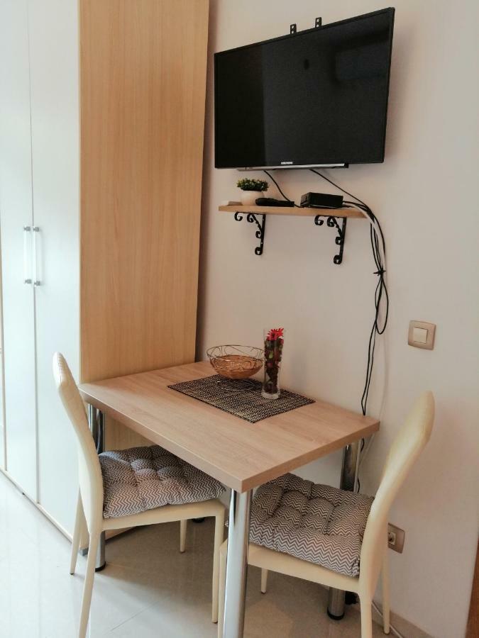 Studio Apartman Irena1 Bijela Esterno foto