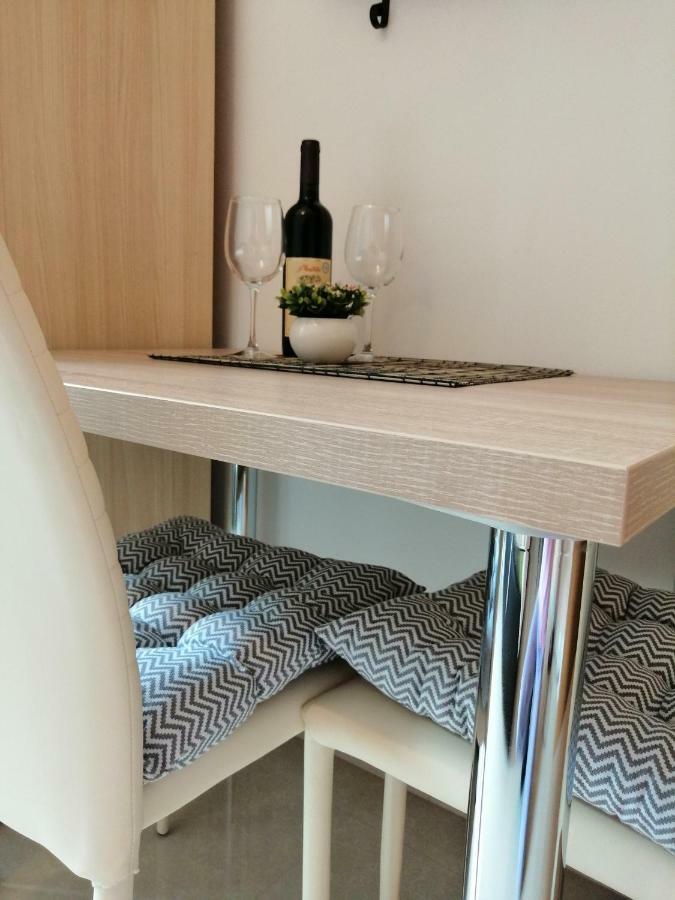 Studio Apartman Irena1 Bijela Esterno foto